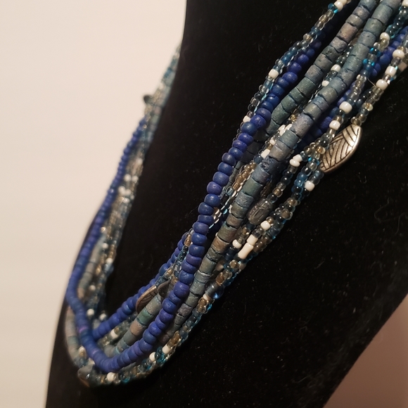 Blue seed and silver tone layered necklace - Picture 5 of 9